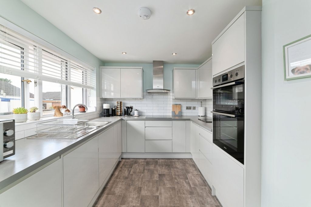 Property photo 3 of 22 Pbox-Img.Jpg