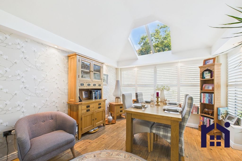 Property photo 3 of 34 Orangery