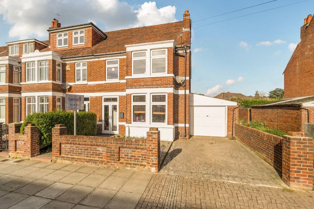 Property photo 2 of 19 1370375-20-68F8F9400812E.Jpg