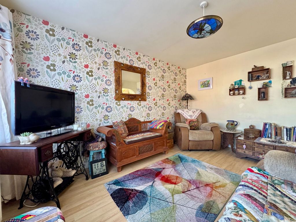 Property photo 3 of 25