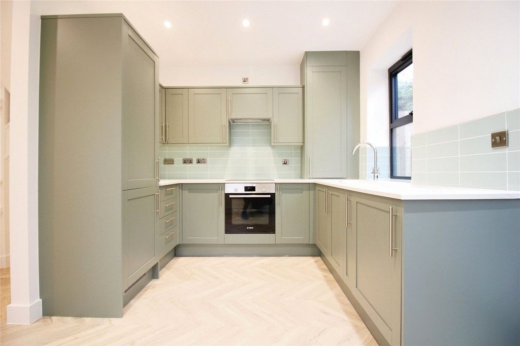 Property photo 3 of 14 Picture No. 17