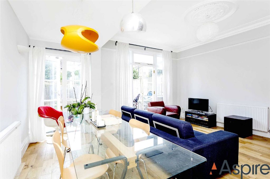 Property photo 1 of 10 Picture No. 02