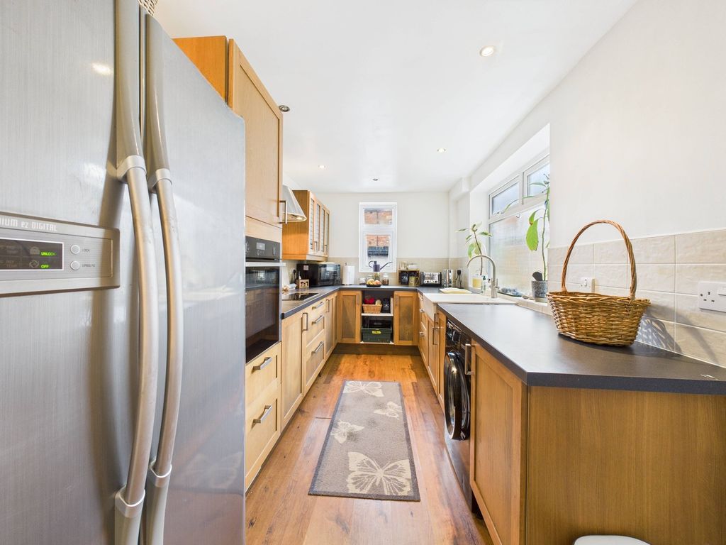 Property photo 2 of 12 Kitchen