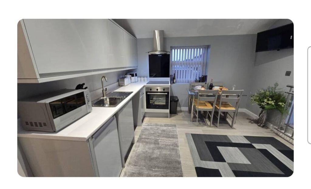 Property photo 2 of 8 Kitchen