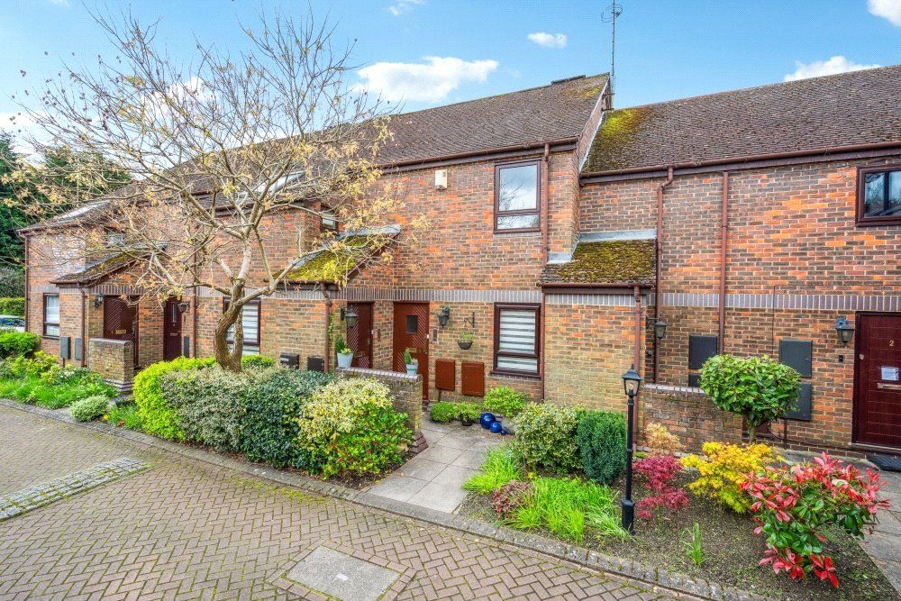 2 bed flat for saleRivermead Court, Marlow Bridge Lane, Marlow, Buckinghamshire SL7