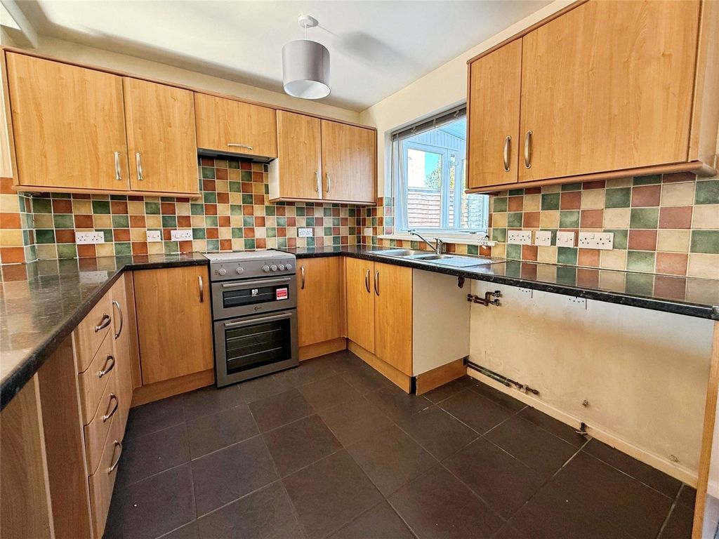 Property photo 3 of 13 Living Room/Kitchen