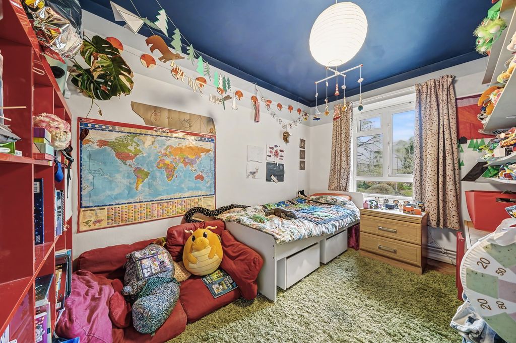 Property photo 2 of 8