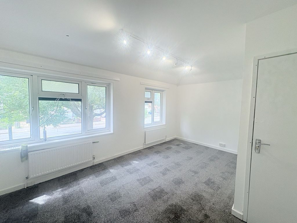 Property photo 1 of 4 Room