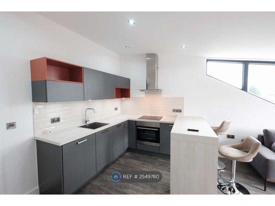 Property photo 3 of 10 Kitchen