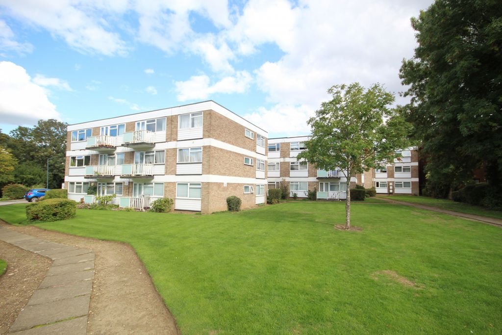 Property photo 1 of 12 Talisman Way, Wembley, Middlesex Ha9
