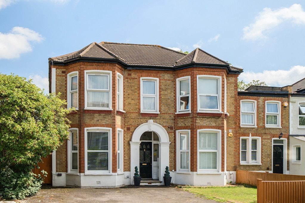 Property photo 1 of 12 External