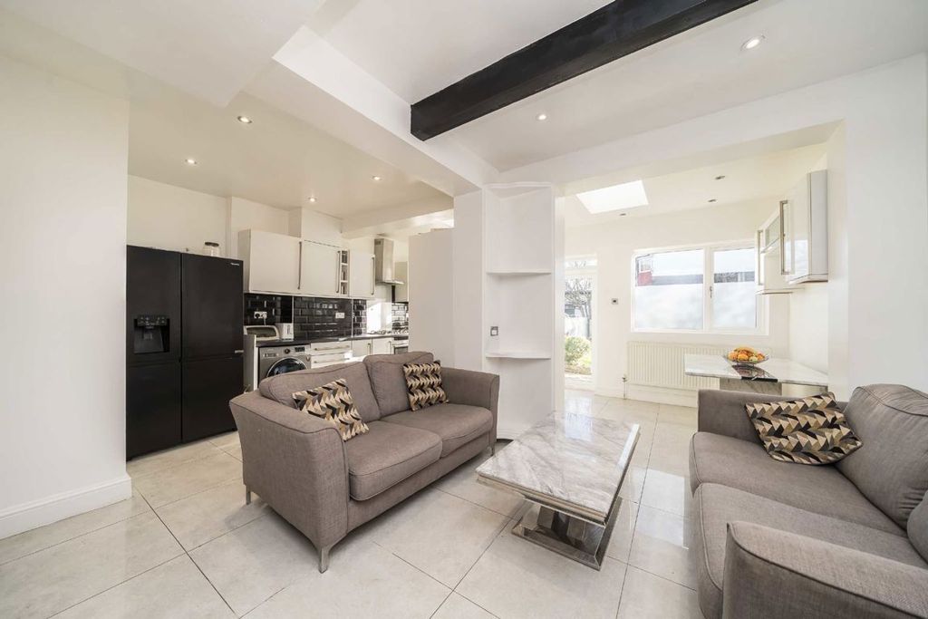 Property photo 2 of 5