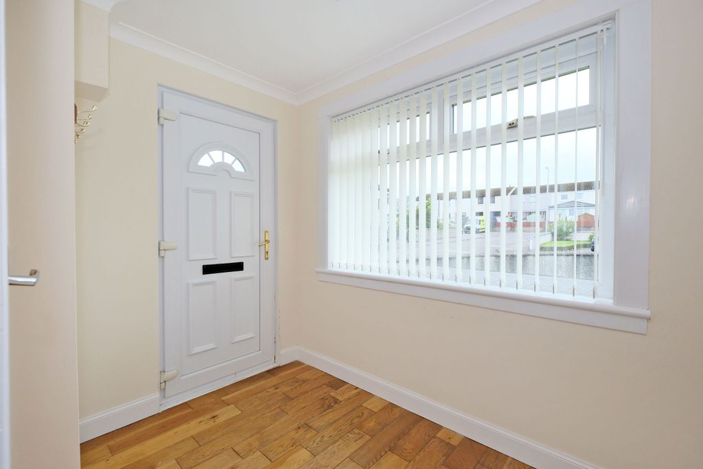 Property photo 2 of 31