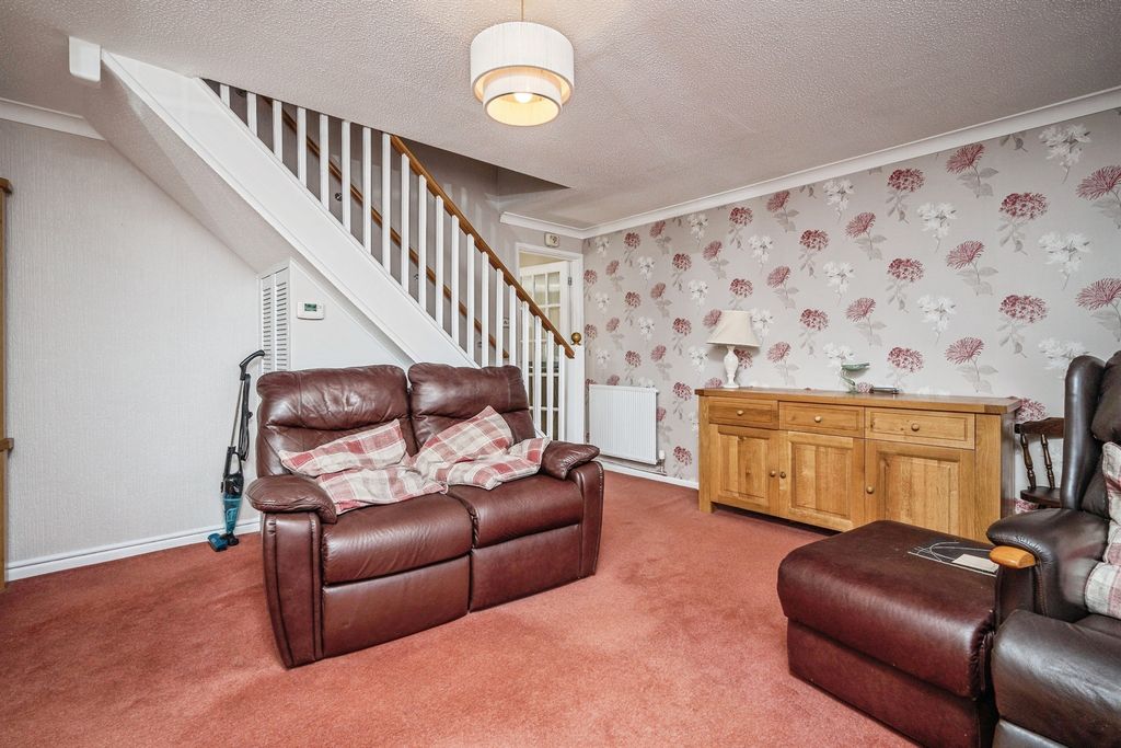 Property photo 3 of 16