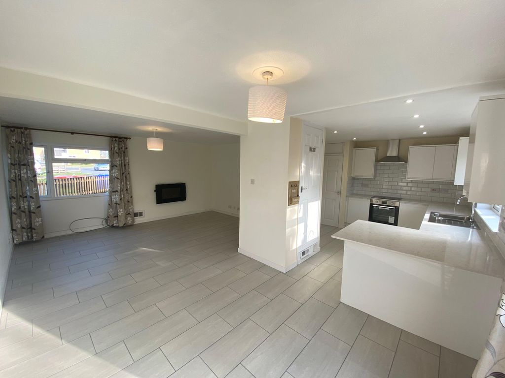 Property photo 2 of 12 View
