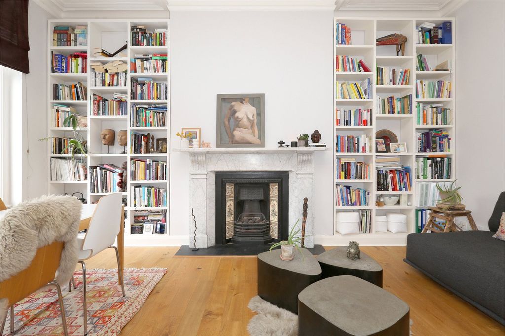 Property photo 1 of 9 Reception