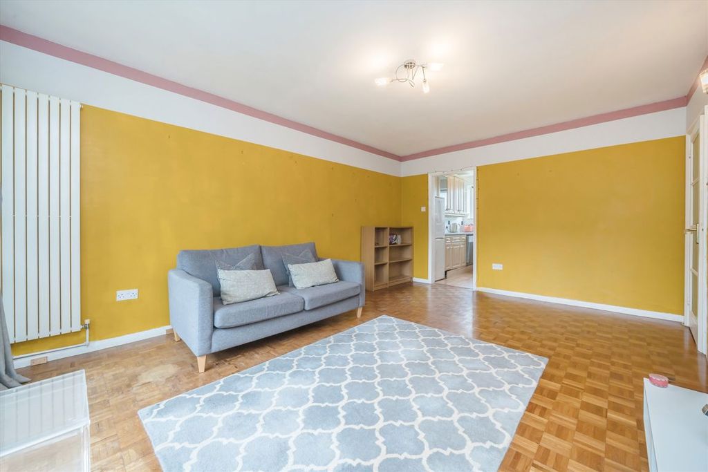 Property photo 3 of 6