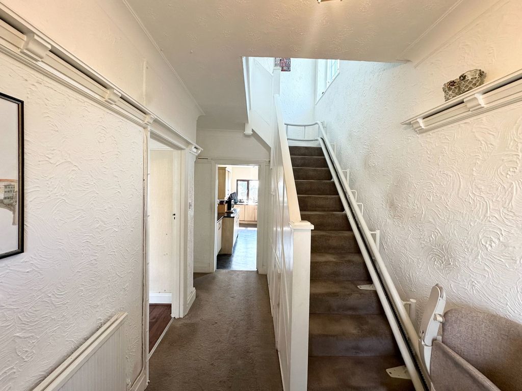 Property photo 3 of 25