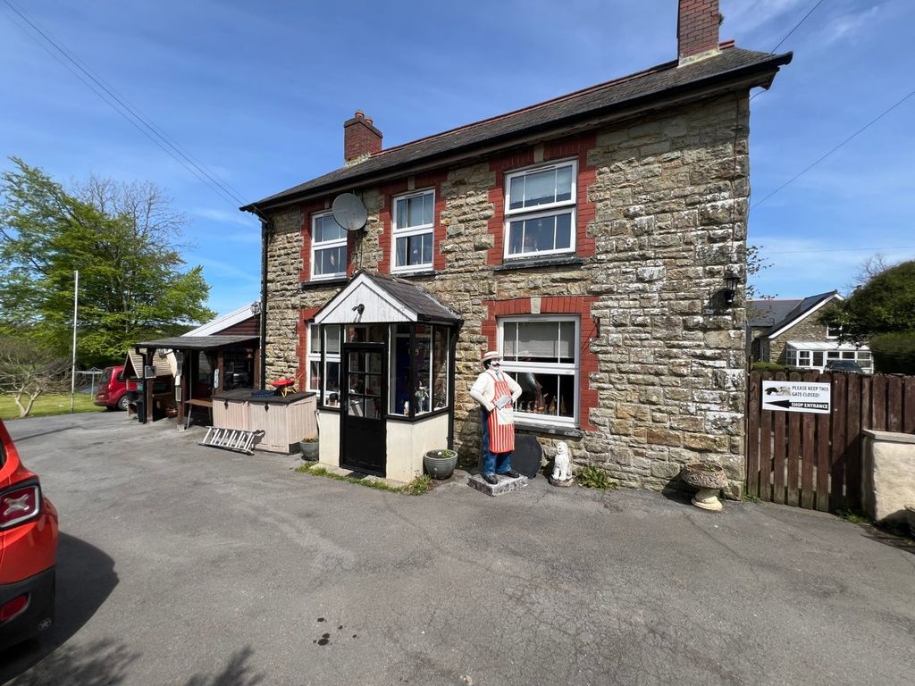 Property photo 2 of 43