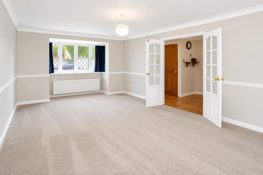 Property photo 3 of 31
