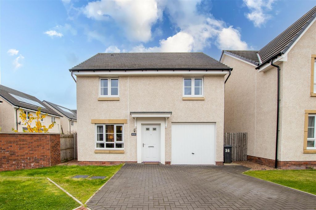 Property photo 1 of 16 Front.External.Jpg