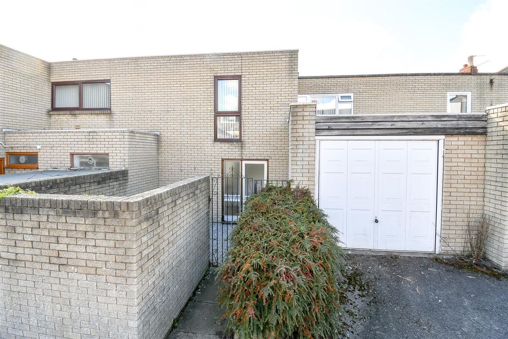 Property photo 1 of 25 Front