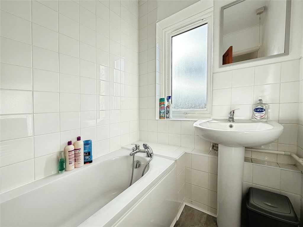 Property photo 2 of 16 Picture No. 17