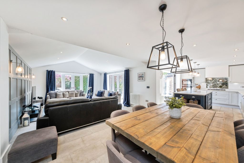 Property photo 2 of 22 Open Plan Living