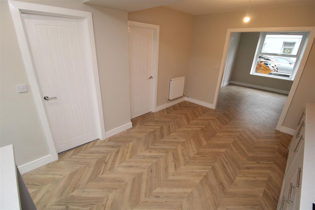 Property photo 3 of 15 Img_5954.Jpg