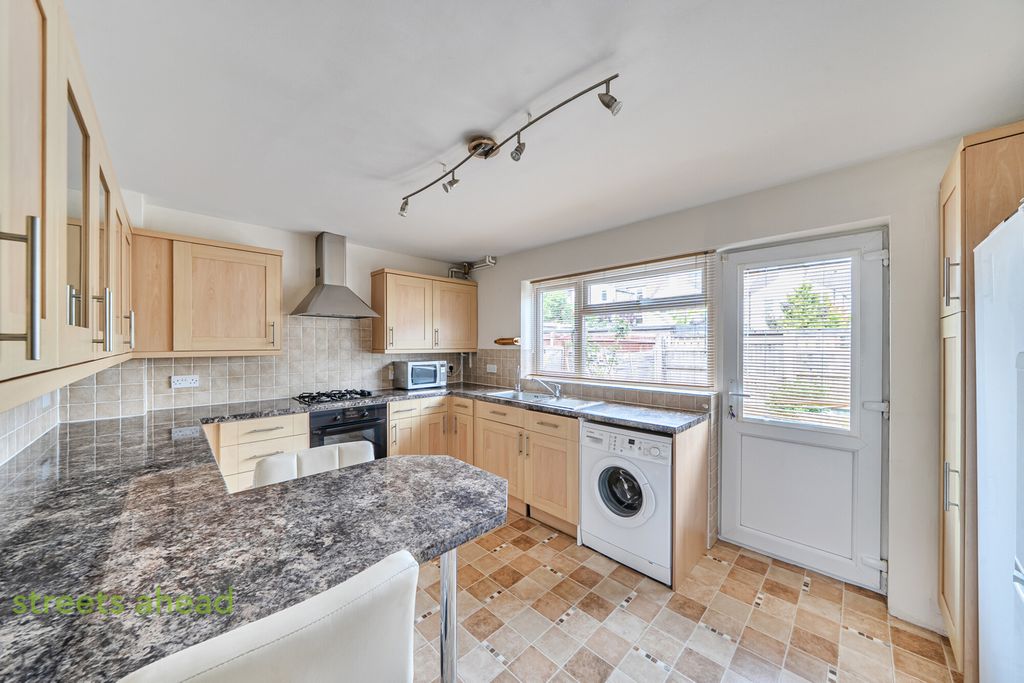 Property photo 2 of 13 68072009-6Fb6-4E0...