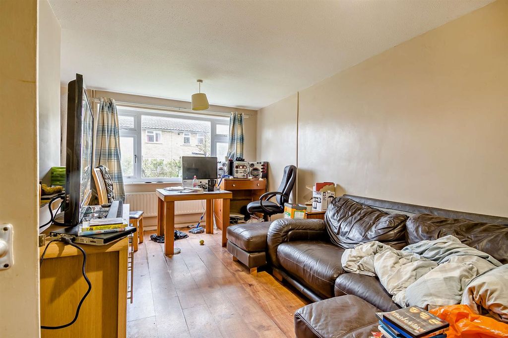 Property photo 3 of 7