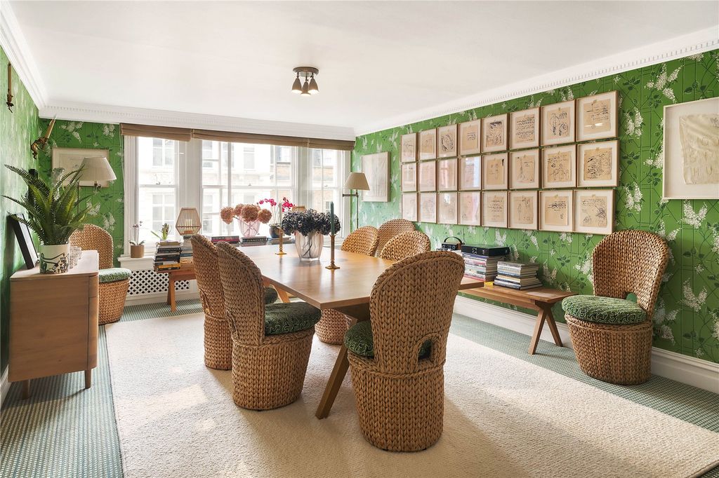 Property photo 2 of 11 Dining Area