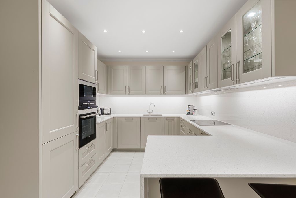 Additional image 11 of 3 bed flat to rentHyde Park Gate, London SW7