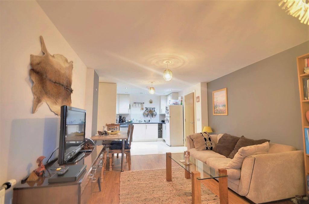 Property photo 2 of 15 Lounge..Jpg