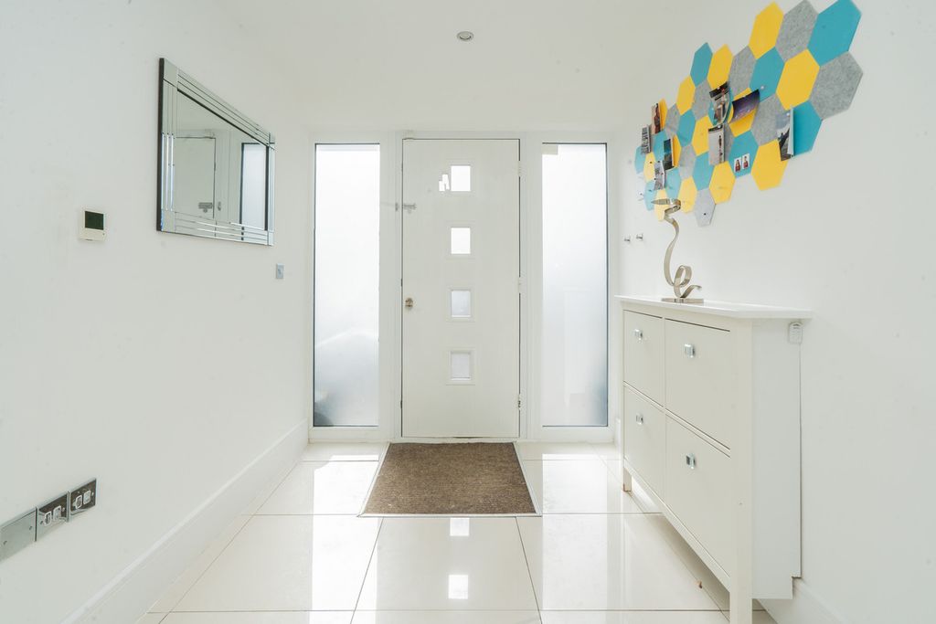 Property photo 2 of 44