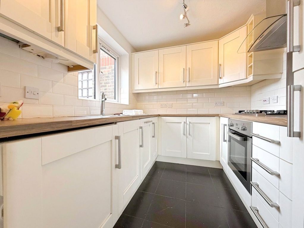 Property photo 2 of 10 Picture No. 32