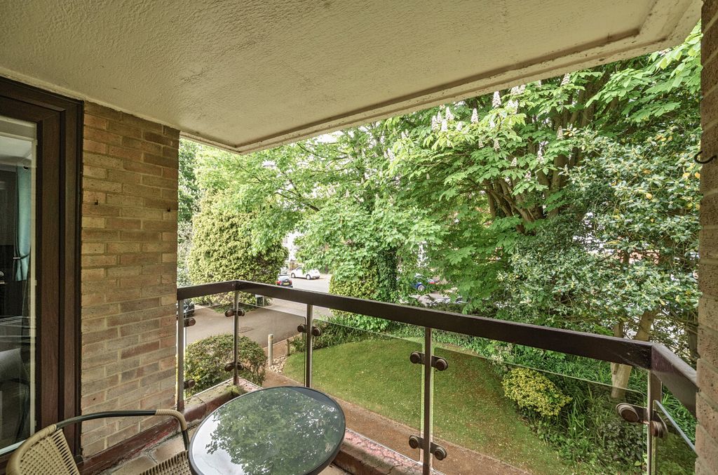 Property photo 2 of 13 1457388-9-69Fb697...