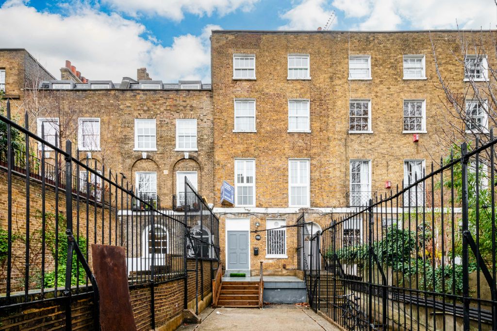 Property photo 2 of 9 Hackney Rd 237 Ext - Low Res 1.Jpg