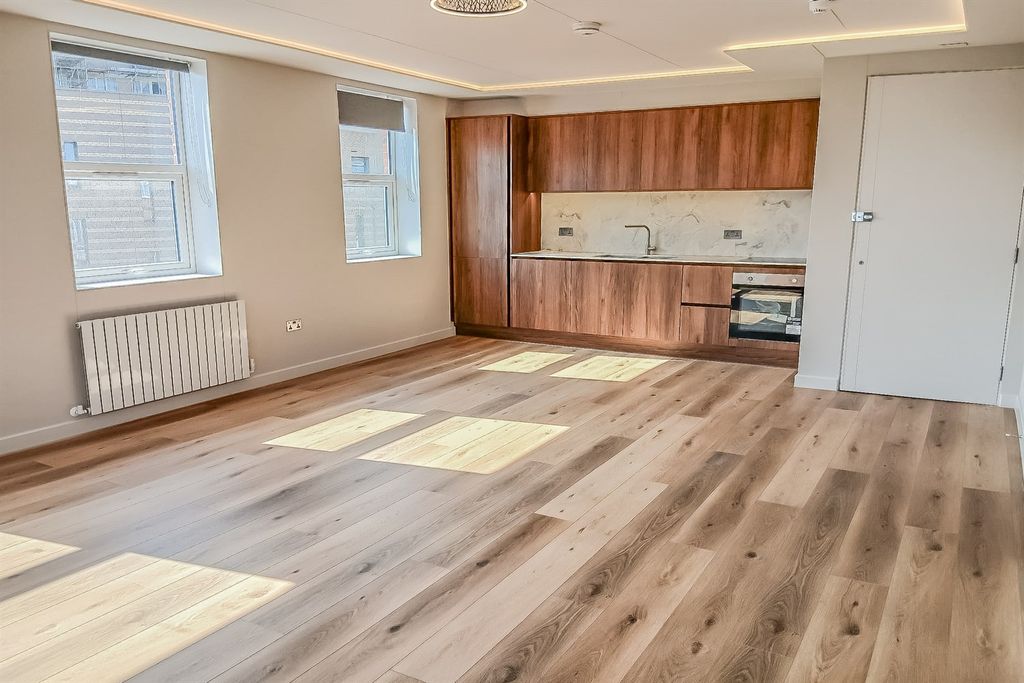 Property photo 1 of 5 (Main)