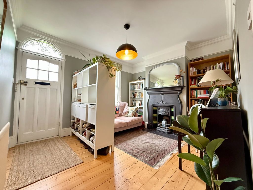 Property photo 2 of 12