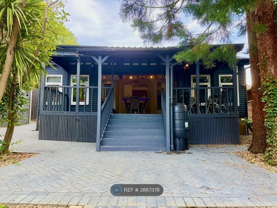 Property photo 2 of 26