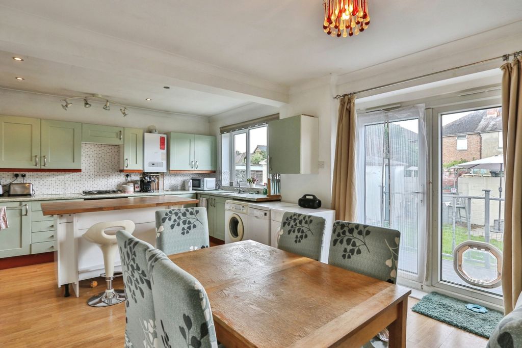 Property photo 2 of 19 Kitchen/Diner