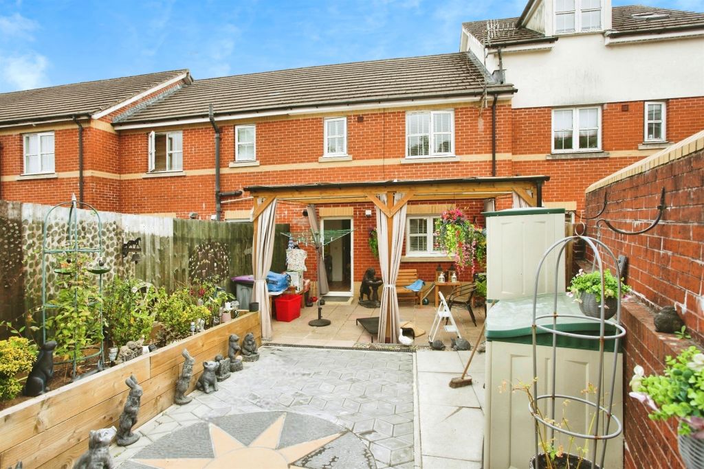 Property photo 2 of 17