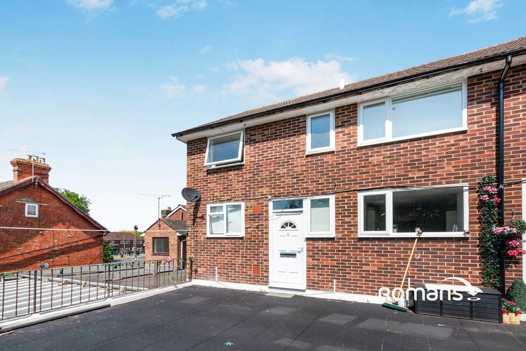 Property photo 1 of 10 Photo