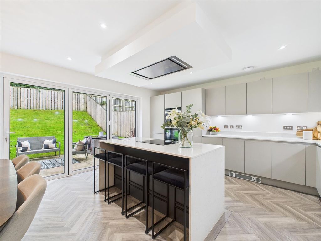 Property photo 2 of 27 Cam03782G0-Pr0200-Still015_Alt.Jpg