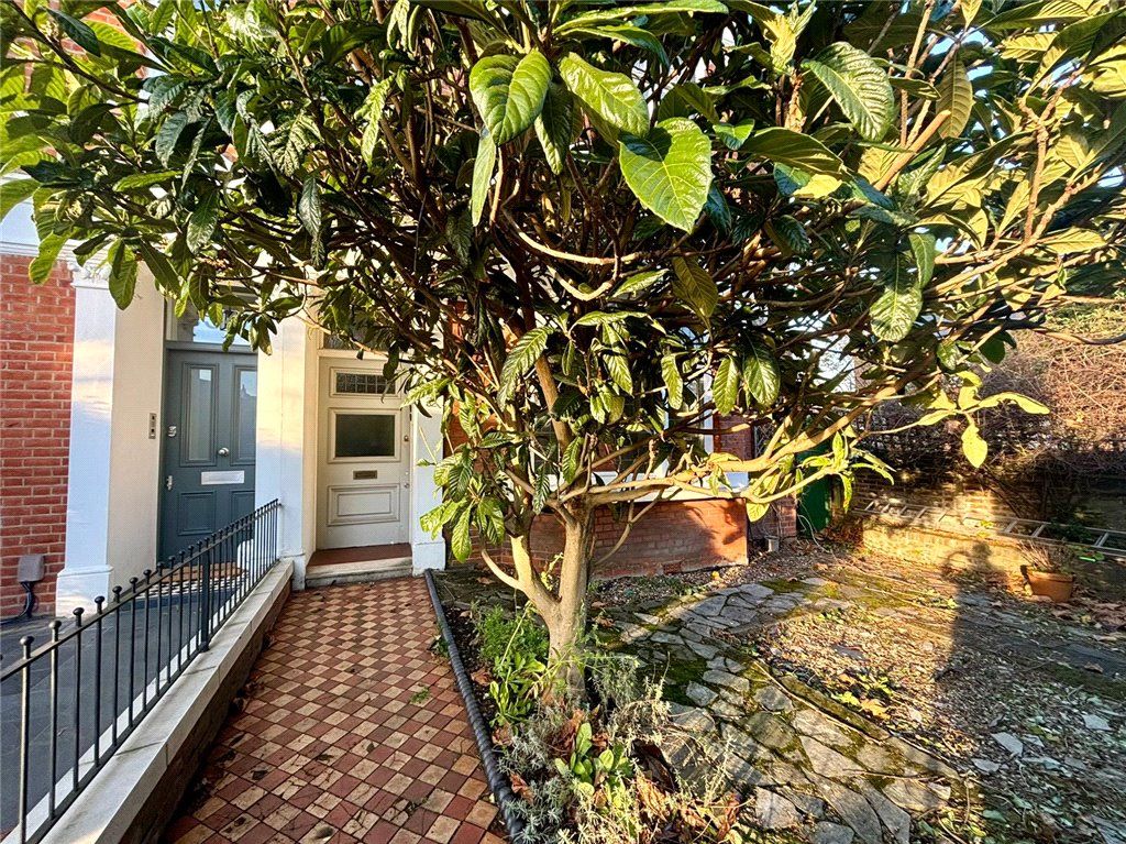 Property photo 1 of 7 Exterior