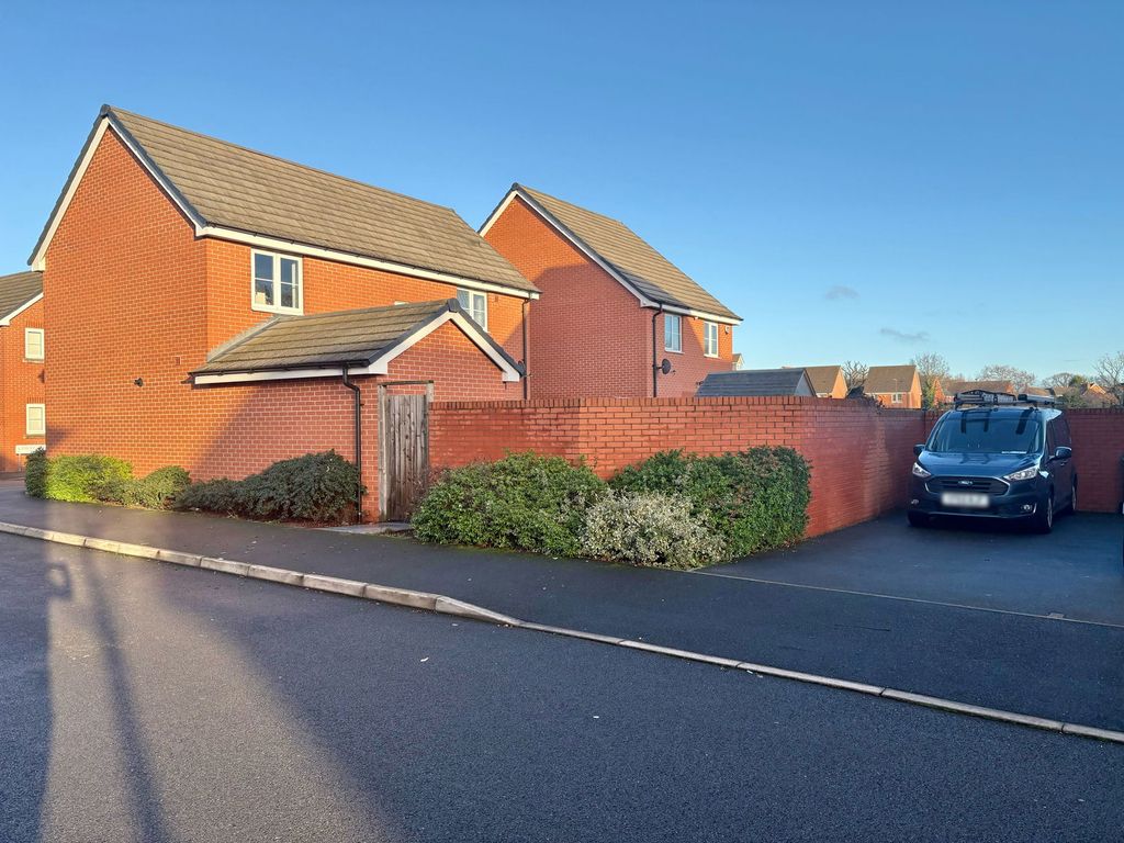 Property photo 2 of 25