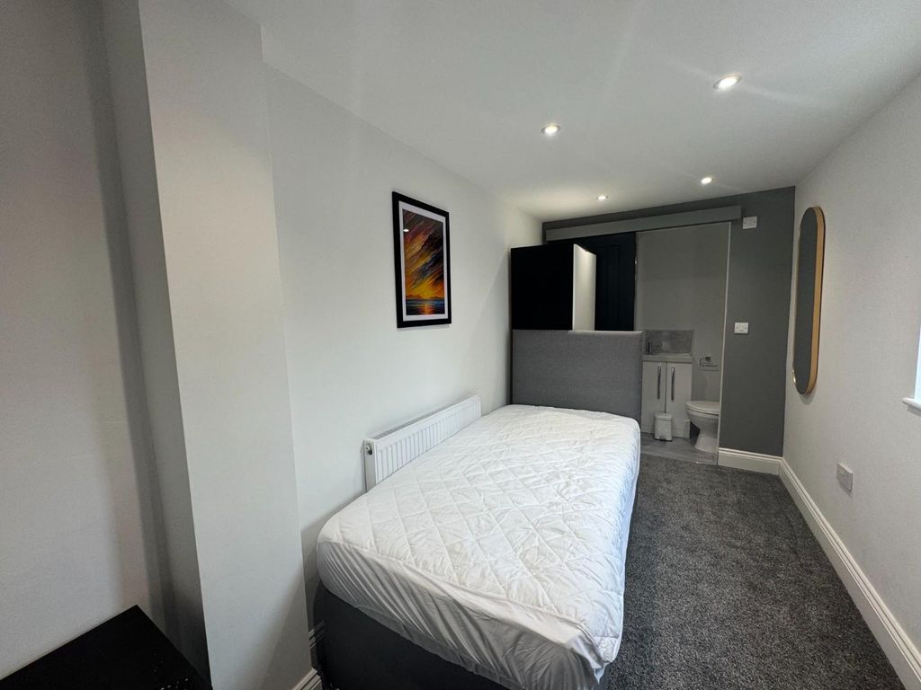 Property photo 2 of 8 Img_2822.Jpg