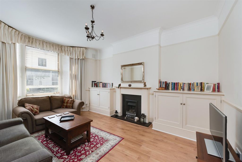 Property photo 3 of 14 52856 Hi Res (2).Jpg