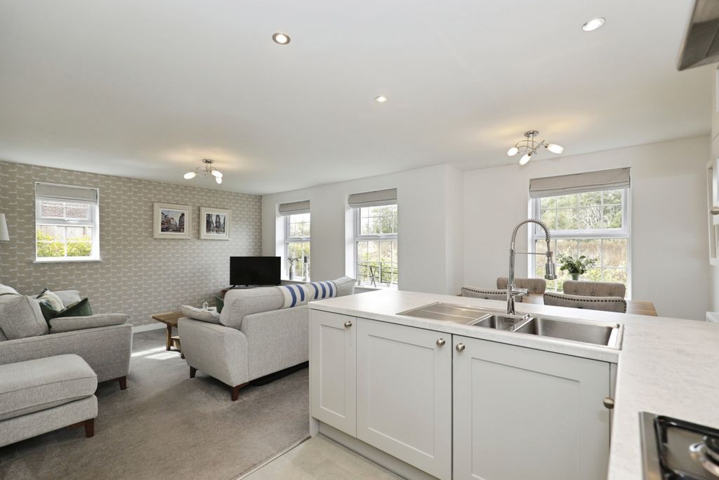 Property photo 3 of 10 Pbox-Img.Jpg
